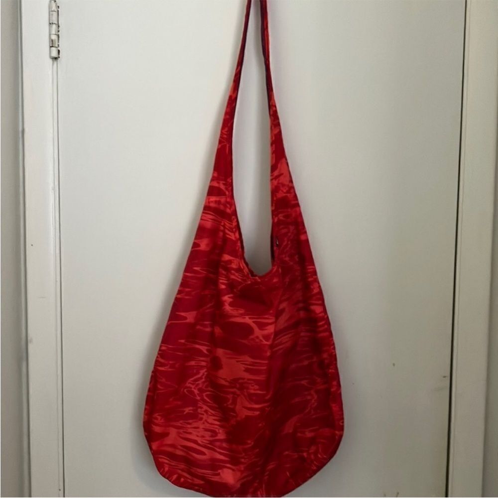 Nike shoulder bag red and purple interior like new